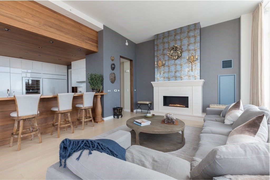 1 Franklin St, Boston, Massachusetts 02110, 3 Bedrooms Bedrooms, 5 Rooms Rooms,4 BathroomsBathrooms,Condominium/co-op,For Sale,Franklin St,73104182