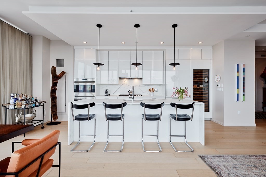 1 Franklin St, Boston, Massachusetts 02110, 3 Bedrooms Bedrooms, 5 Rooms Rooms,3 BathroomsBathrooms,Condominium/co-op,For Sale,Franklin St,73105965
