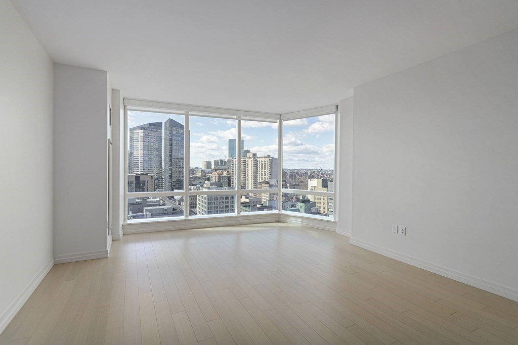 1 Franklin St, Boston, Massachusetts 02110, 1 Bedroom Bedrooms, 3 Rooms Rooms,1 BathroomBathrooms,Residential Rental,For Lease,Franklin St,73108536