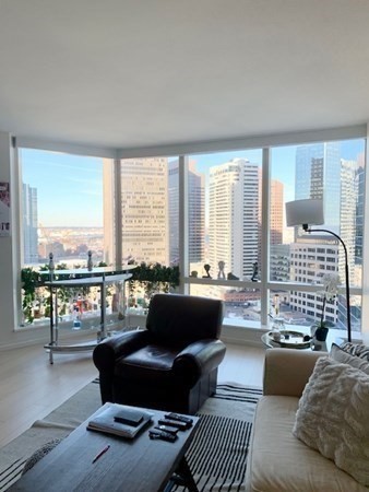 1 Franklin St, Boston, Massachusetts 02110, 2 Bedrooms Bedrooms, 4 Rooms Rooms,2 BathroomsBathrooms,Residential Rental,For Lease,Franklin St,73111280