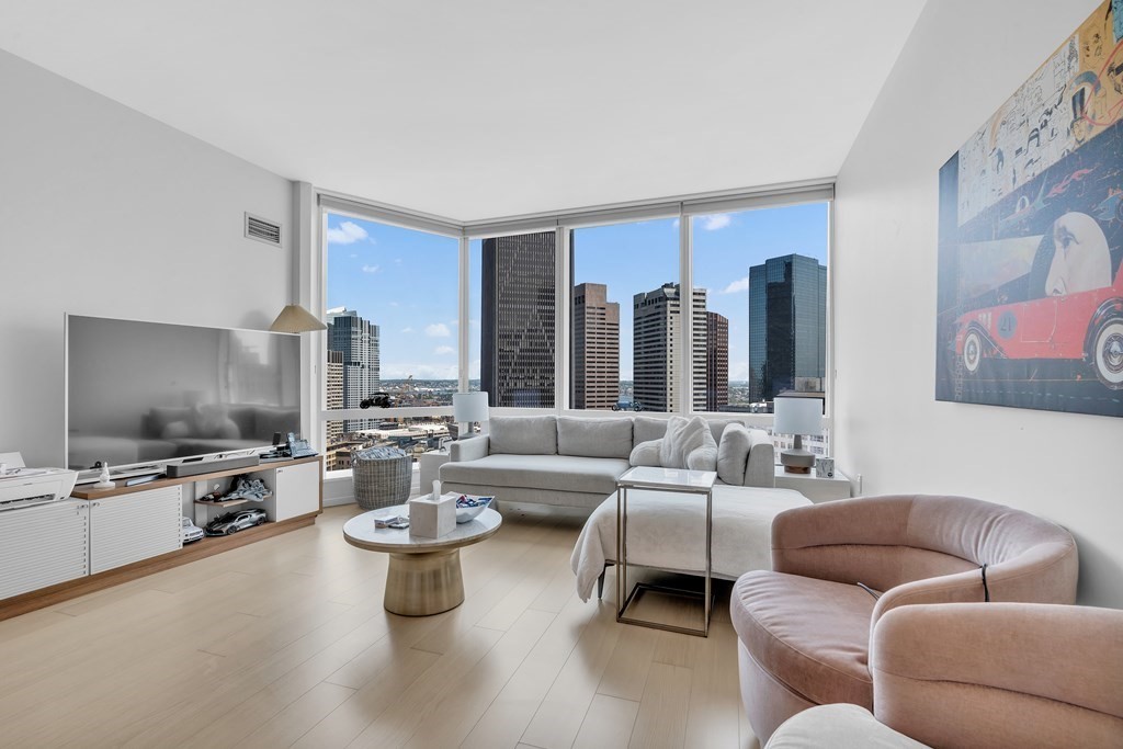 1 Franklin Street, Boston, Massachusetts 02110, 2 Bedrooms Bedrooms, 5 Rooms Rooms,2 BathroomsBathrooms,Residential Rental,For Lease,Franklin Street,73112050