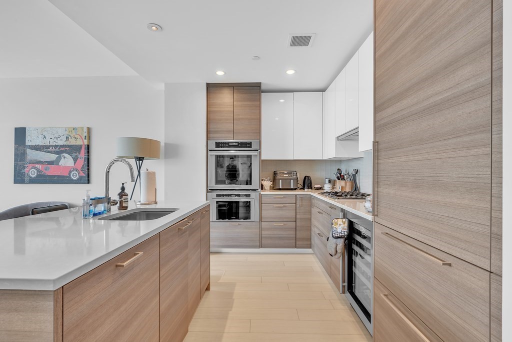 1 Franklin Street, Boston, Massachusetts 02110, 2 Bedrooms Bedrooms, 5 Rooms Rooms,2 BathroomsBathrooms,Residential Rental,For Lease,Franklin Street,73112050