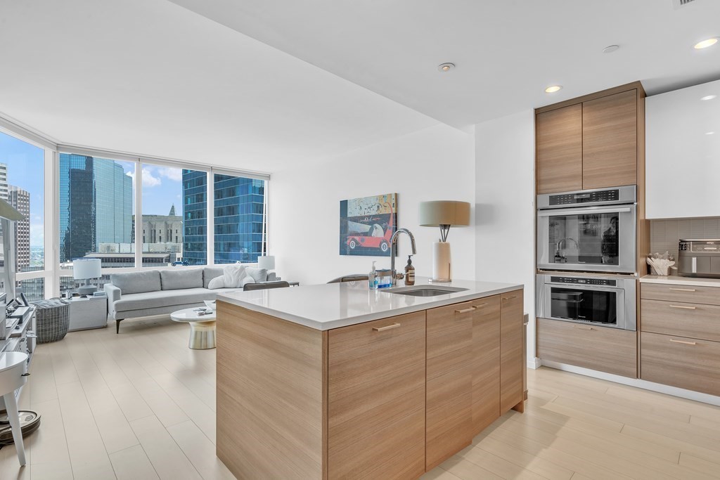 1 Franklin Street, Boston, Massachusetts 02110, 2 Bedrooms Bedrooms, 5 Rooms Rooms,2 BathroomsBathrooms,Residential Rental,For Lease,Franklin Street,73112050