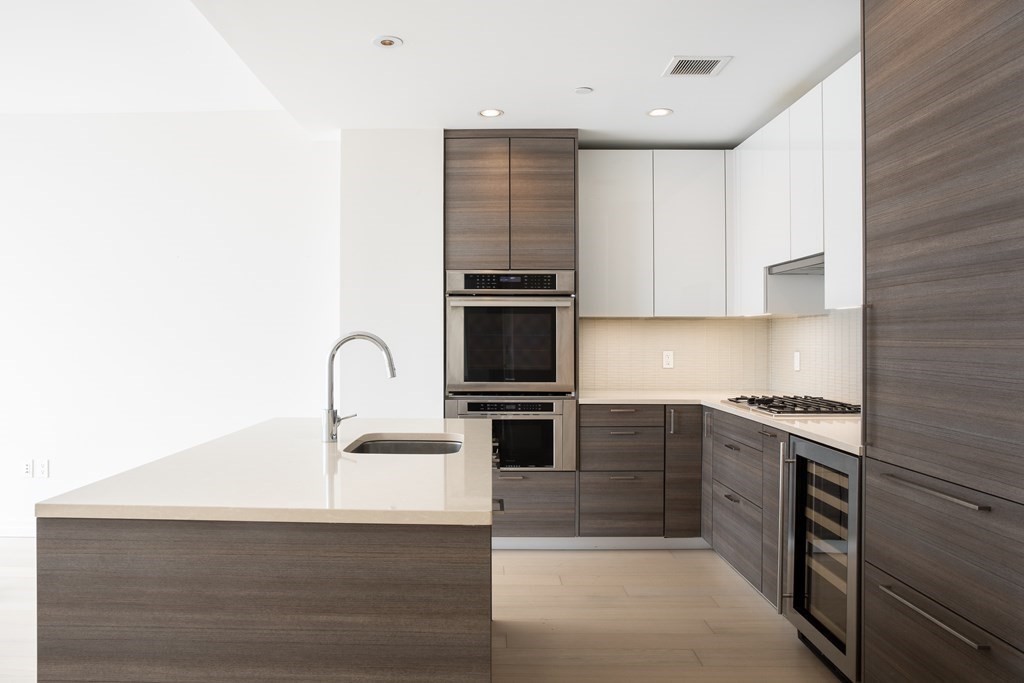 1 Franklin Street, Boston, Massachusetts 02110, 2 Bedrooms Bedrooms, 4 Rooms Rooms,2 BathroomsBathrooms,Residential Rental,For Lease,Franklin Street,73114217