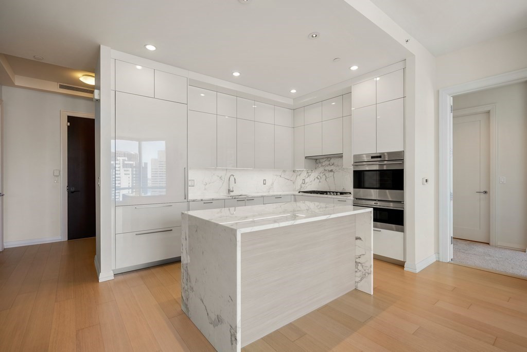1 Franklin Street, Boston, Massachusetts 02110, 2 Bedrooms Bedrooms, 4 Rooms Rooms,2 BathroomsBathrooms,Residential Rental,For Lease,Franklin Street,73114959