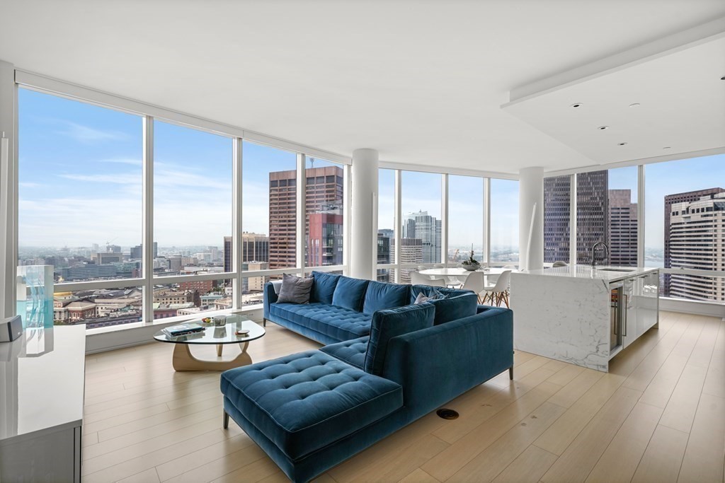 1 Franklin St, Boston, Massachusetts 02110, 3 Bedrooms Bedrooms, 8 Rooms Rooms,3 BathroomsBathrooms,Residential Rental,For Lease,Franklin St,73118967
