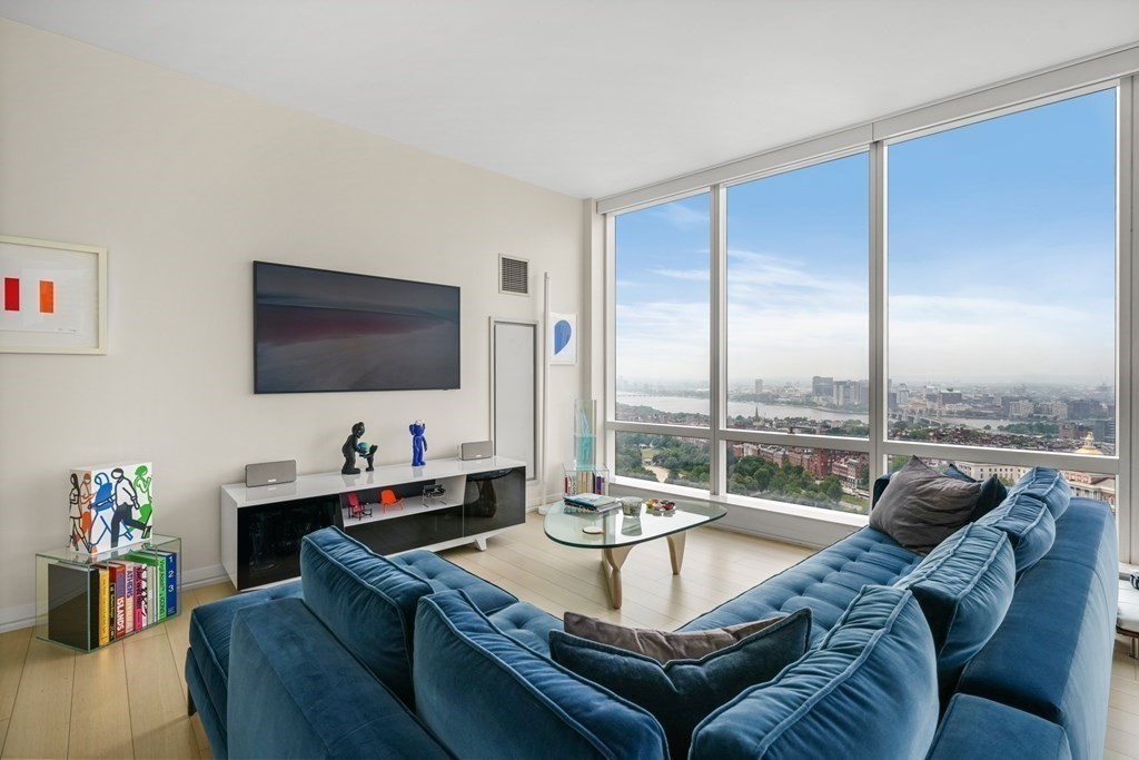 1 Franklin St, Boston, Massachusetts 02110, 3 Bedrooms Bedrooms, 8 Rooms Rooms,3 BathroomsBathrooms,Residential Rental,For Lease,Franklin St,73118967