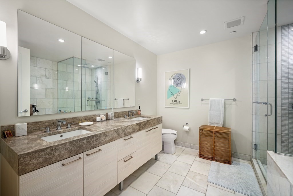 1 Franklin St, Boston, Massachusetts 02110, 3 Bedrooms Bedrooms, 8 Rooms Rooms,3 BathroomsBathrooms,Residential Rental,For Lease,Franklin St,73118967