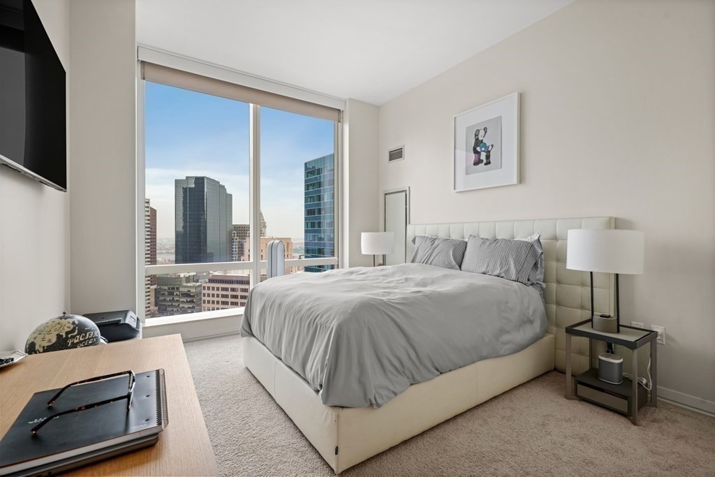 1 Franklin St, Boston, Massachusetts 02110, 3 Bedrooms Bedrooms, 8 Rooms Rooms,3 BathroomsBathrooms,Residential Rental,For Lease,Franklin St,73118967