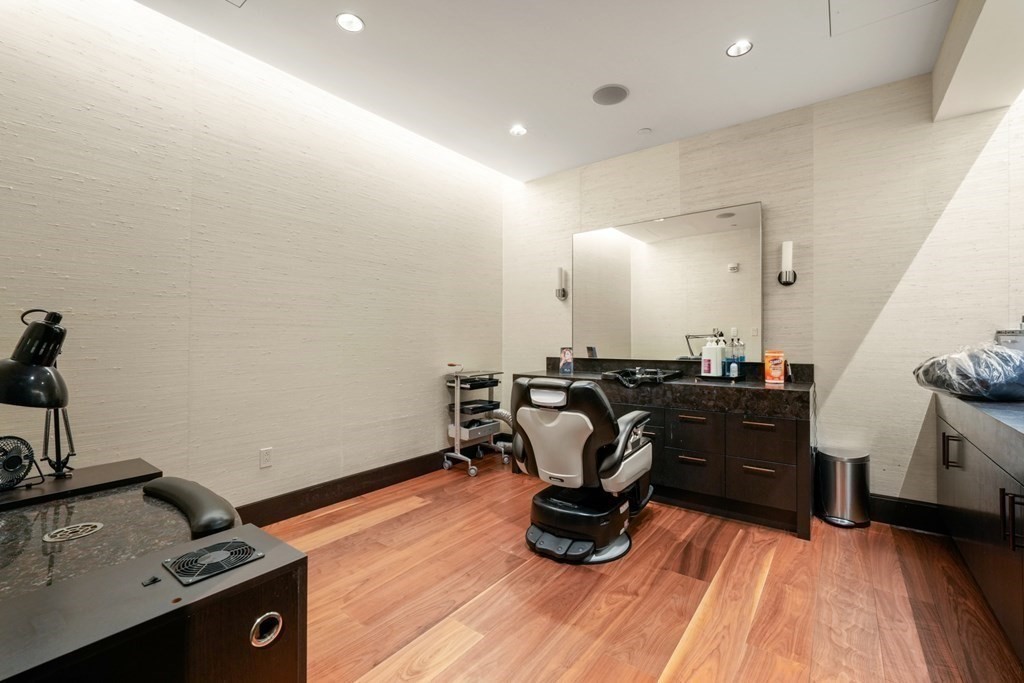 1 Franklin St, Boston, Massachusetts 02110, 3 Bedrooms Bedrooms, 8 Rooms Rooms,3 BathroomsBathrooms,Residential Rental,For Lease,Franklin St,73118967