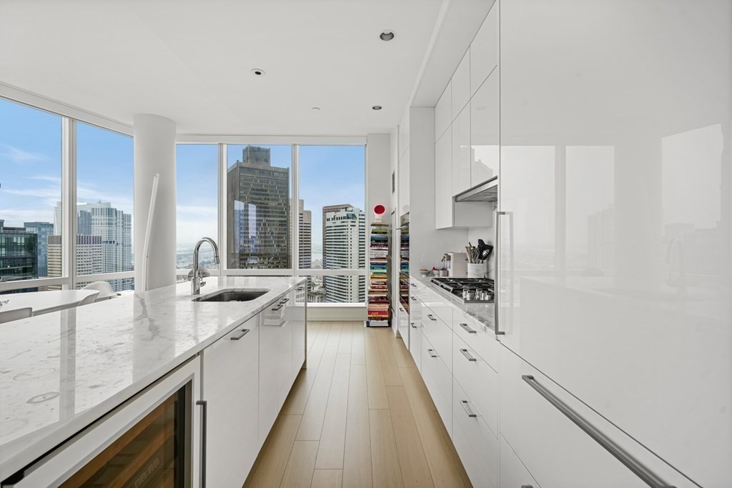 1 Franklin St, Boston, Massachusetts 02110, 3 Bedrooms Bedrooms, 8 Rooms Rooms,3 BathroomsBathrooms,Residential Rental,For Lease,Franklin St,73118967