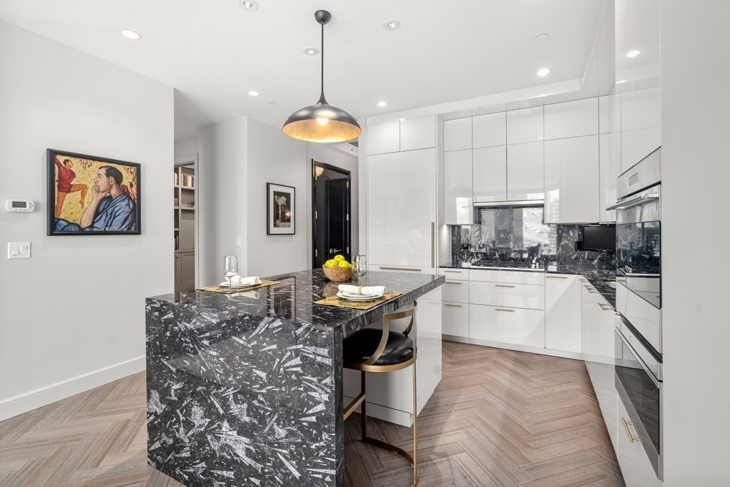 1 Franklin Street, Boston, Massachusetts 02110, 2 Bedrooms Bedrooms, 7 Rooms Rooms,2 BathroomsBathrooms,Condominium/co-op,For Sale,Franklin Street,73123713