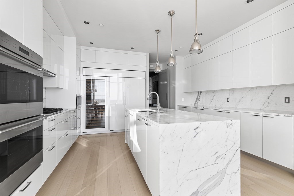 1 Franklin Street, Boston, Massachusetts 02110, 3 Bedrooms Bedrooms, 8 Rooms Rooms,4 BathroomsBathrooms,Condominium/co-op,For Sale,Franklin Street,73125571