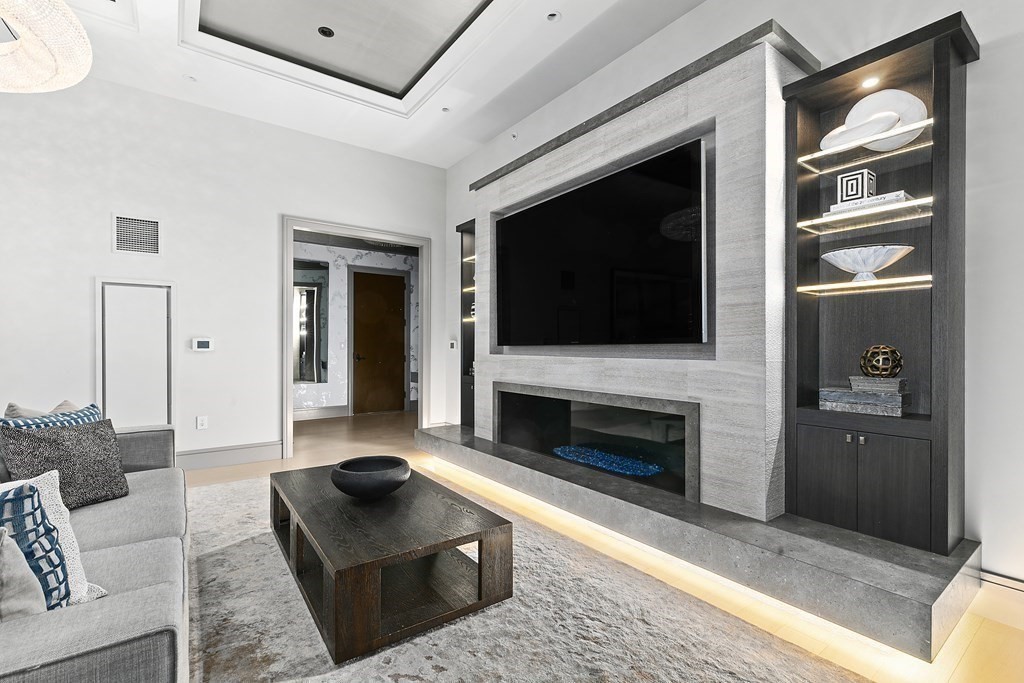 1 Franklin Street, Boston, Massachusetts 02110, 3 Bedrooms Bedrooms, 8 Rooms Rooms,4 BathroomsBathrooms,Condominium/co-op,For Sale,Franklin Street,73125571