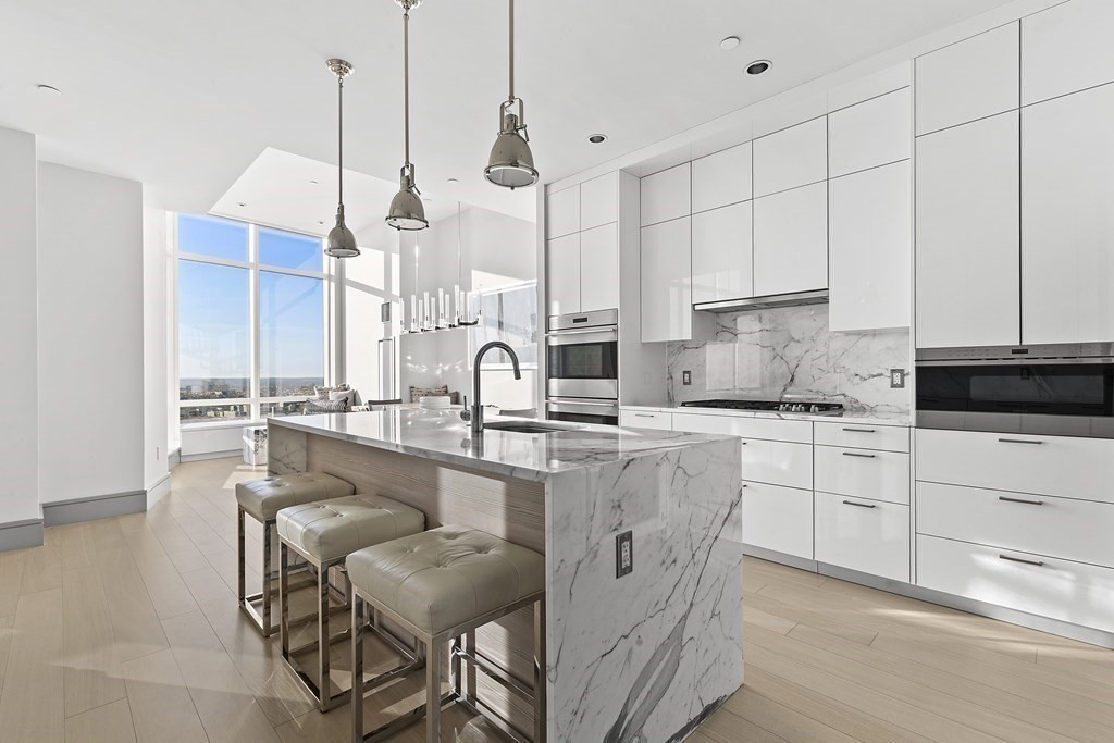 1 Franklin Street, Boston, Massachusetts 02110, 3 Bedrooms Bedrooms, 8 Rooms Rooms,4 BathroomsBathrooms,Condominium/co-op,For Sale,Franklin Street,73125571