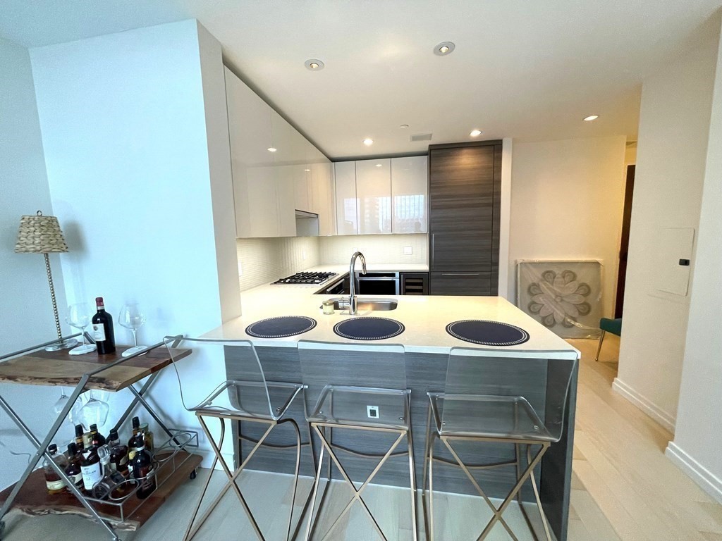 1 Franklin Street, Boston, Massachusetts 02111, 1 Bedroom Bedrooms, 2 Rooms Rooms,1 BathroomBathrooms,Residential Rental,For Lease,Franklin Street,73130924