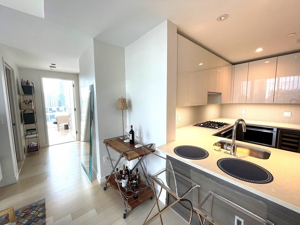 1 Franklin Street, Boston, Massachusetts 02111, 1 Bedroom Bedrooms, 2 Rooms Rooms,1 BathroomBathrooms,Residential Rental,For Lease,Franklin Street,73130924