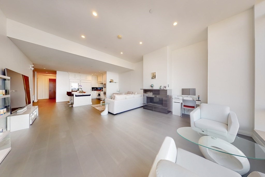 1 Franklin St, Boston, Massachusetts 02110, 2 Bedrooms Bedrooms, 5 Rooms Rooms,2 BathroomsBathrooms,Residential Rental,For Lease,Franklin St,73130926