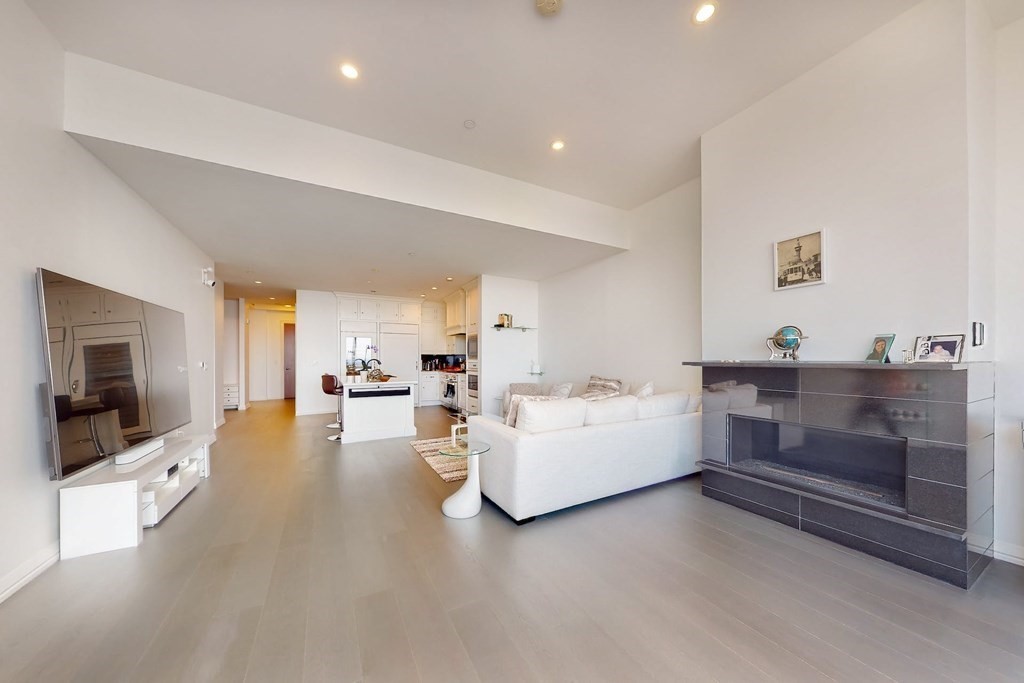 1 Franklin St, Boston, Massachusetts 02110, 2 Bedrooms Bedrooms, 5 Rooms Rooms,2 BathroomsBathrooms,Residential Rental,For Lease,Franklin St,73130926