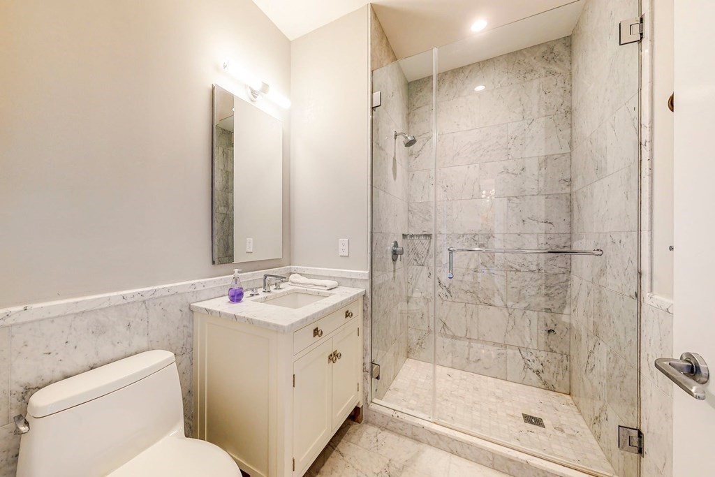 1 Franklin St, Boston, Massachusetts 02110, 3 Bedrooms Bedrooms, 5 Rooms Rooms,3 BathroomsBathrooms,Condominium/co-op,For Sale,Franklin St,73137719