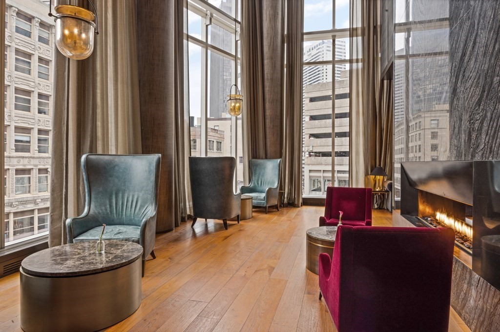 1 Franklin St, Boston, Massachusetts 02110, 3 Bedrooms Bedrooms, 6 Rooms Rooms,3 BathroomsBathrooms,Residential Rental,For Lease,Franklin St,73144915