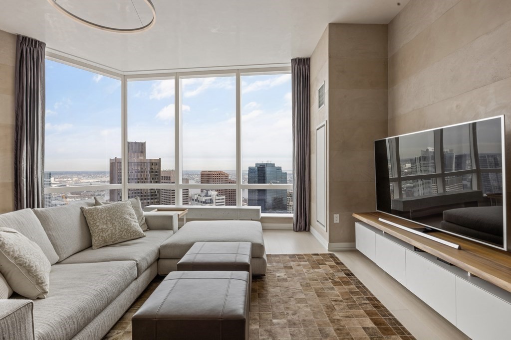 1 Franklin St, Boston, Massachusetts 02110, 3 Bedrooms Bedrooms, 6 Rooms Rooms,3 BathroomsBathrooms,Residential Rental,For Lease,Franklin St,73144915