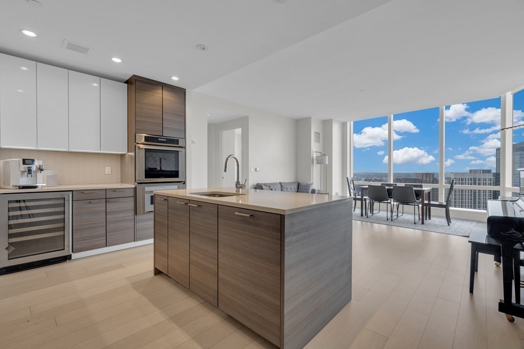 1 Franklin St, Boston, Massachusetts 02110, 2 Bedrooms Bedrooms, 5 Rooms Rooms,2 BathroomsBathrooms,Residential Rental,For Lease,Franklin St,73146511
