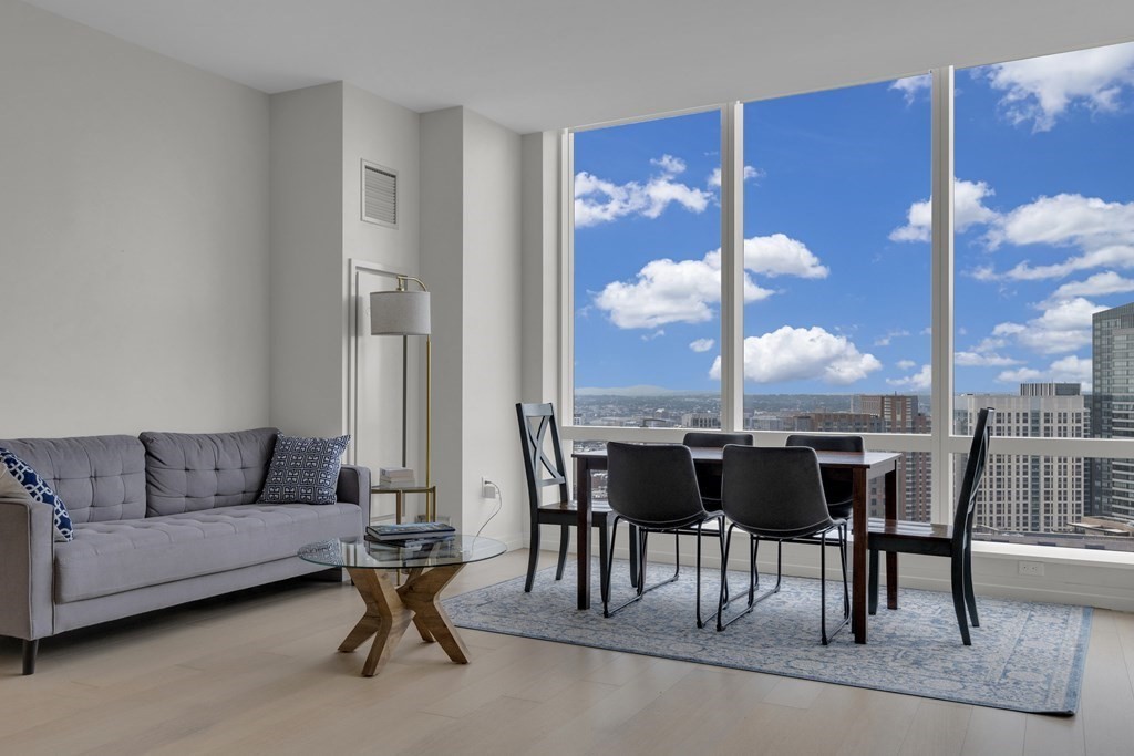 1 Franklin St, Boston, Massachusetts 02110, 2 Bedrooms Bedrooms, 5 Rooms Rooms,2 BathroomsBathrooms,Residential Rental,For Lease,Franklin St,73146511