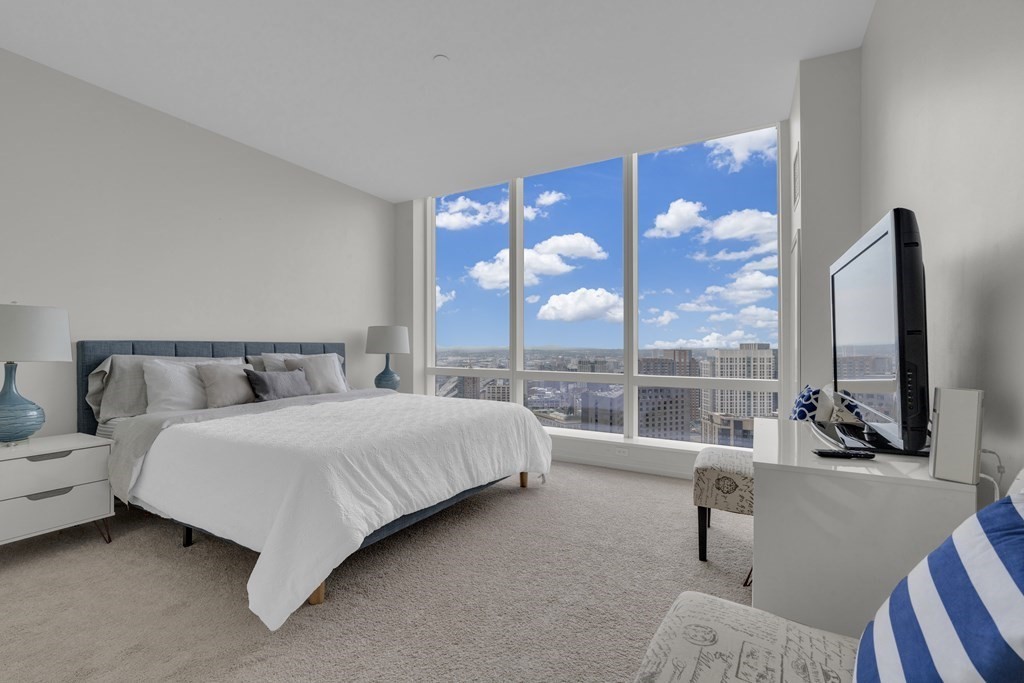 1 Franklin St, Boston, Massachusetts 02110, 2 Bedrooms Bedrooms, 5 Rooms Rooms,2 BathroomsBathrooms,Residential Rental,For Lease,Franklin St,73146511