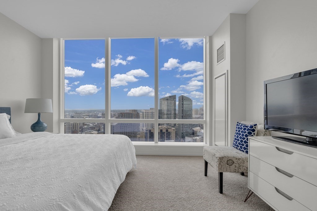 1 Franklin St, Boston, Massachusetts 02110, 2 Bedrooms Bedrooms, 5 Rooms Rooms,2 BathroomsBathrooms,Residential Rental,For Lease,Franklin St,73146511