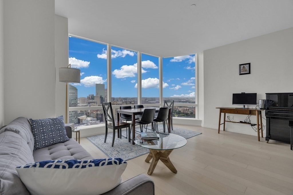 1 Franklin St, Boston, Massachusetts 02110, 2 Bedrooms Bedrooms, 5 Rooms Rooms,2 BathroomsBathrooms,Residential Rental,For Lease,Franklin St,73146511