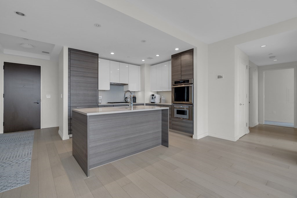 1 Franklin St, Boston, Massachusetts 02110, 2 Bedrooms Bedrooms, 5 Rooms Rooms,2 BathroomsBathrooms,Residential Rental,For Lease,Franklin St,73146511