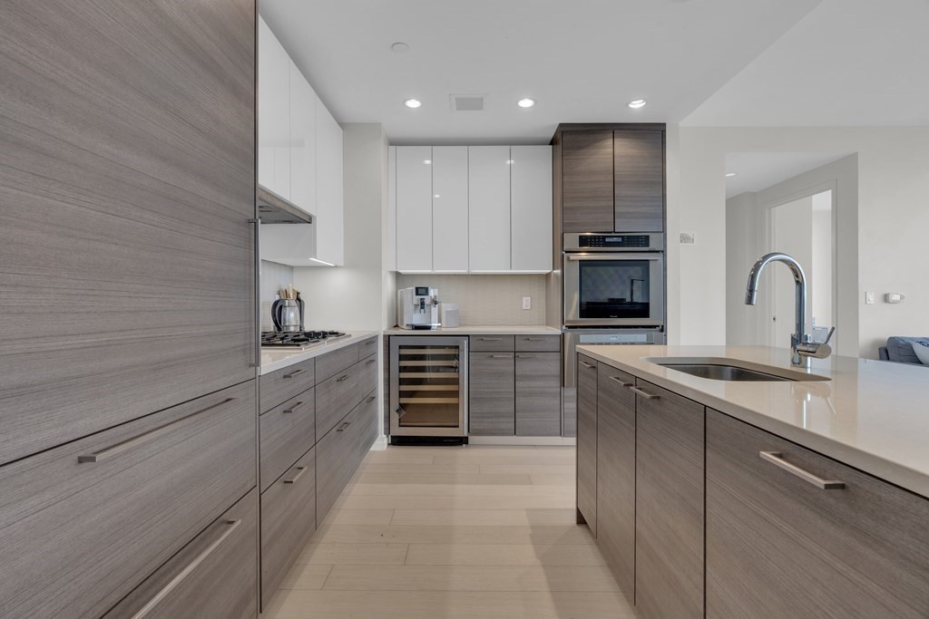 1 Franklin St, Boston, Massachusetts 02110, 2 Bedrooms Bedrooms, 5 Rooms Rooms,2 BathroomsBathrooms,Residential Rental,For Lease,Franklin St,73146511