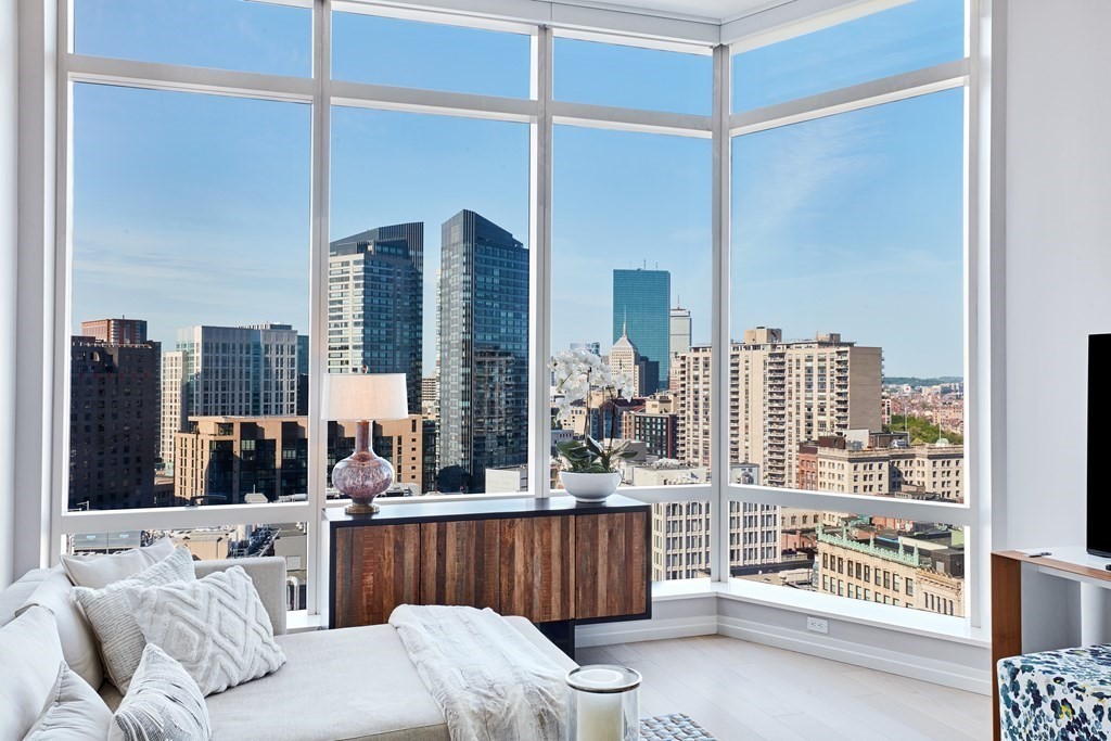 1 Franklin St, Boston, Massachusetts 02110, 1 Bedroom Bedrooms, 3 Rooms Rooms,1 BathroomBathrooms,Residential Rental,For Lease,Franklin St,73148203