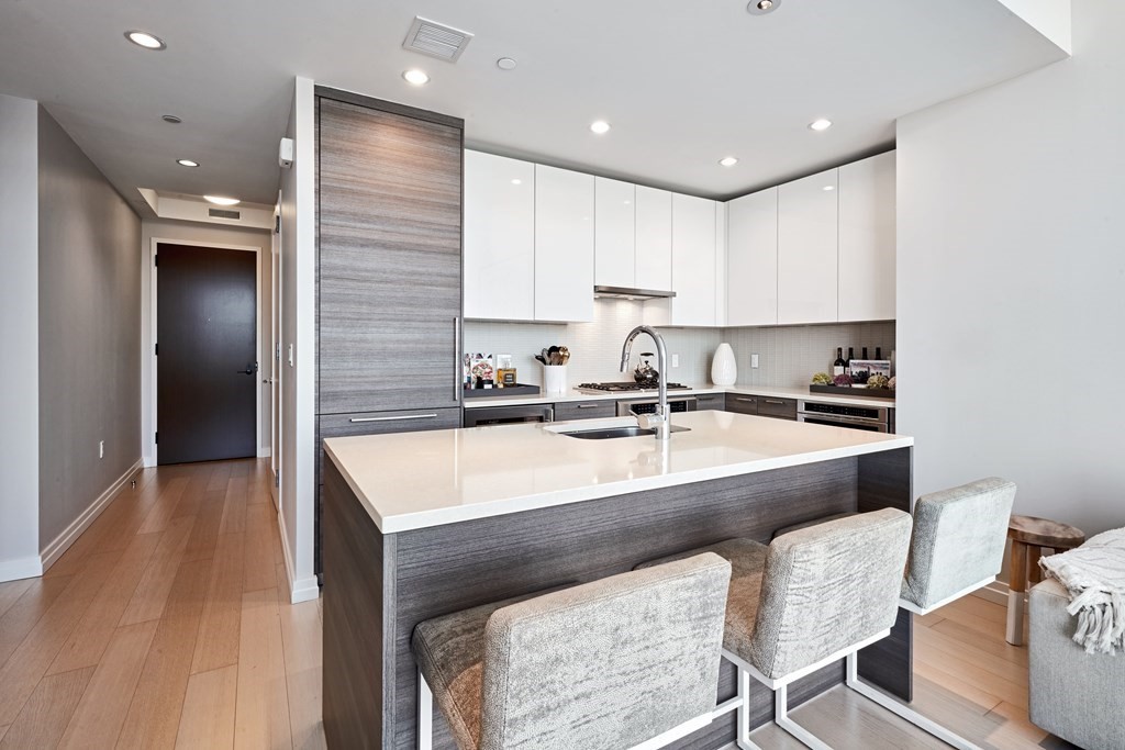 1 Franklin St, Boston, Massachusetts 02110, 1 Bedroom Bedrooms, 3 Rooms Rooms,1 BathroomBathrooms,Residential Rental,For Lease,Franklin St,73148203