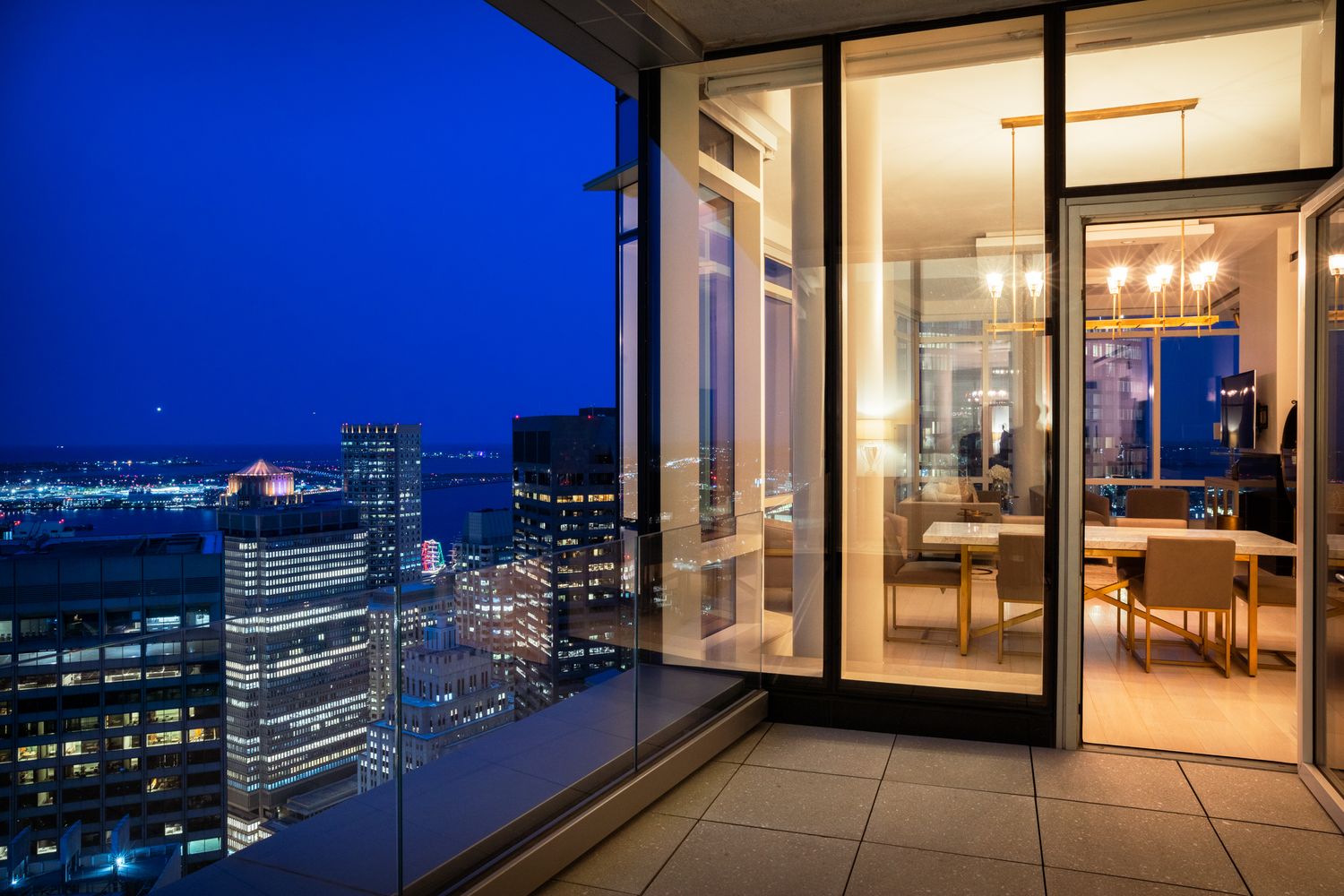 1 Franklin St, Boston, Massachusetts 02110, 2 Bedrooms Bedrooms, 4 Rooms Rooms,3 BathroomsBathrooms,Condominium/co-op,For Sale,Franklin,56,73539915